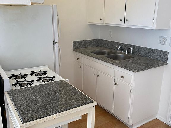 4th image of 1851 7th St #8