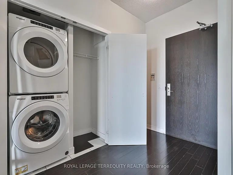 770 Bay St #2412 — Photo 39