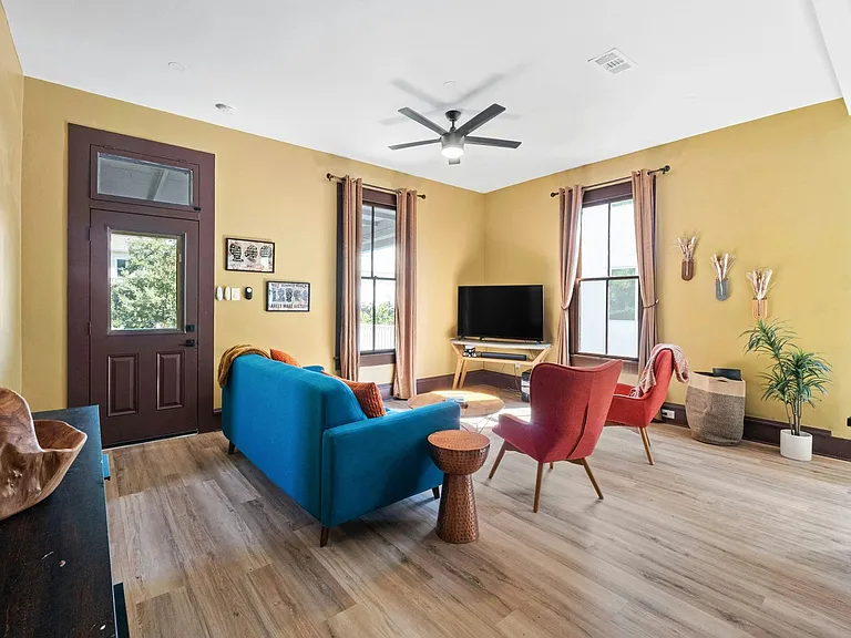 709 W 14th St #2 — Photo 8