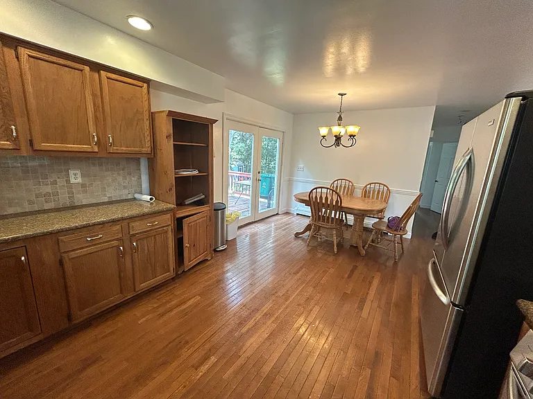498 Plantation St — Photo 7