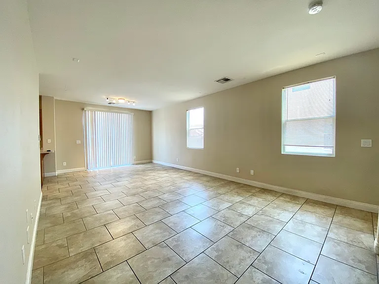 6486 W Eldorado Ln — Photo 5