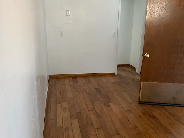 391 Garrett Ave — Photo 11