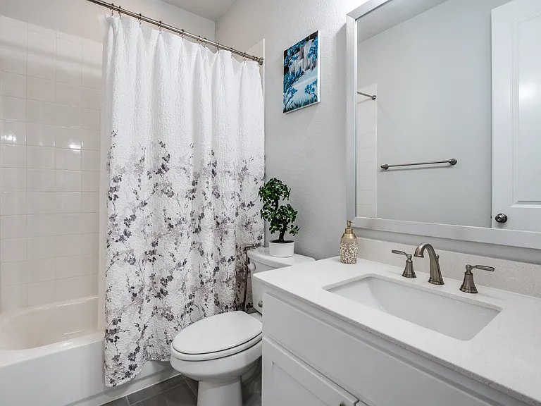 8468 Wembley — Photo 15