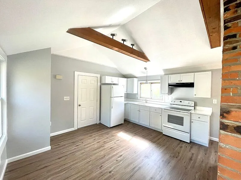 Studio, 1.0 bath, $1,295 — Photo 2