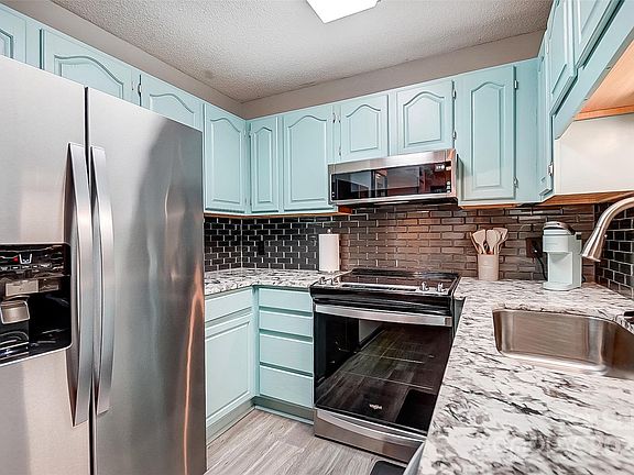 5th image of 211 Heritage Blvd Suite 111