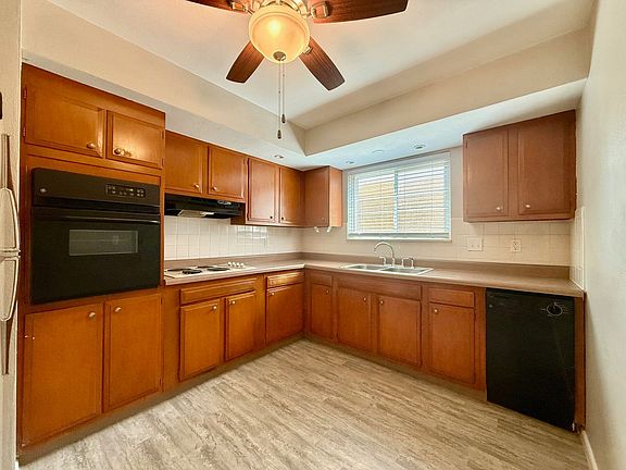 3rd image of 4205-4261 Fatima Dr #4223-2