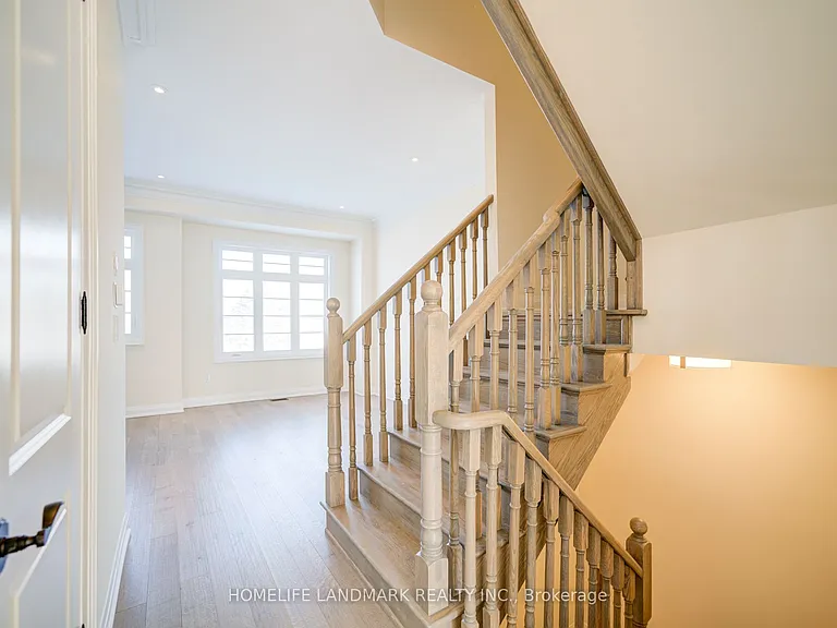 4285 Major Mackenzie Dr E — Photo 6
