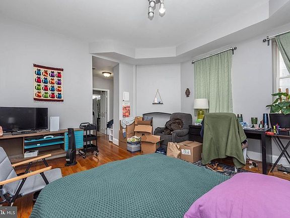 3rd image of 20 E Lafayette Ave Floor 2
