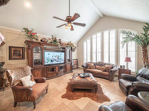 3rd image of 8213 Santa Fe Dr