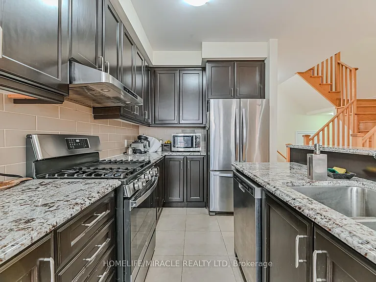 105 Sky Harbour Dr — Photo 6