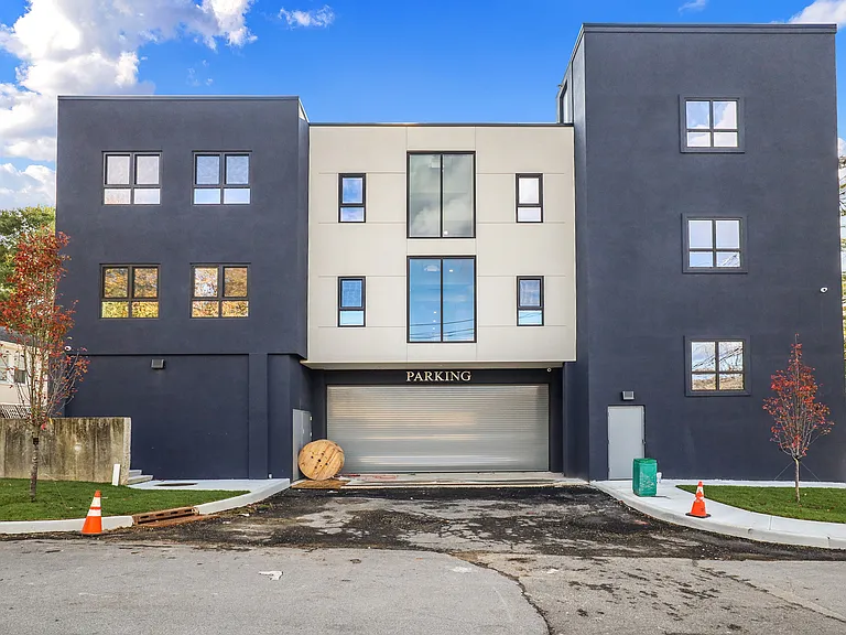 500 Commerce St #203 — Photo 5
