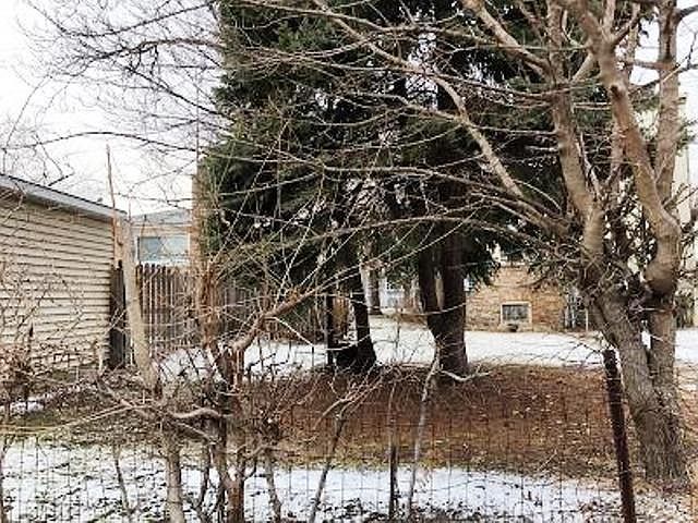 2nd image of 655 E 87th Pl