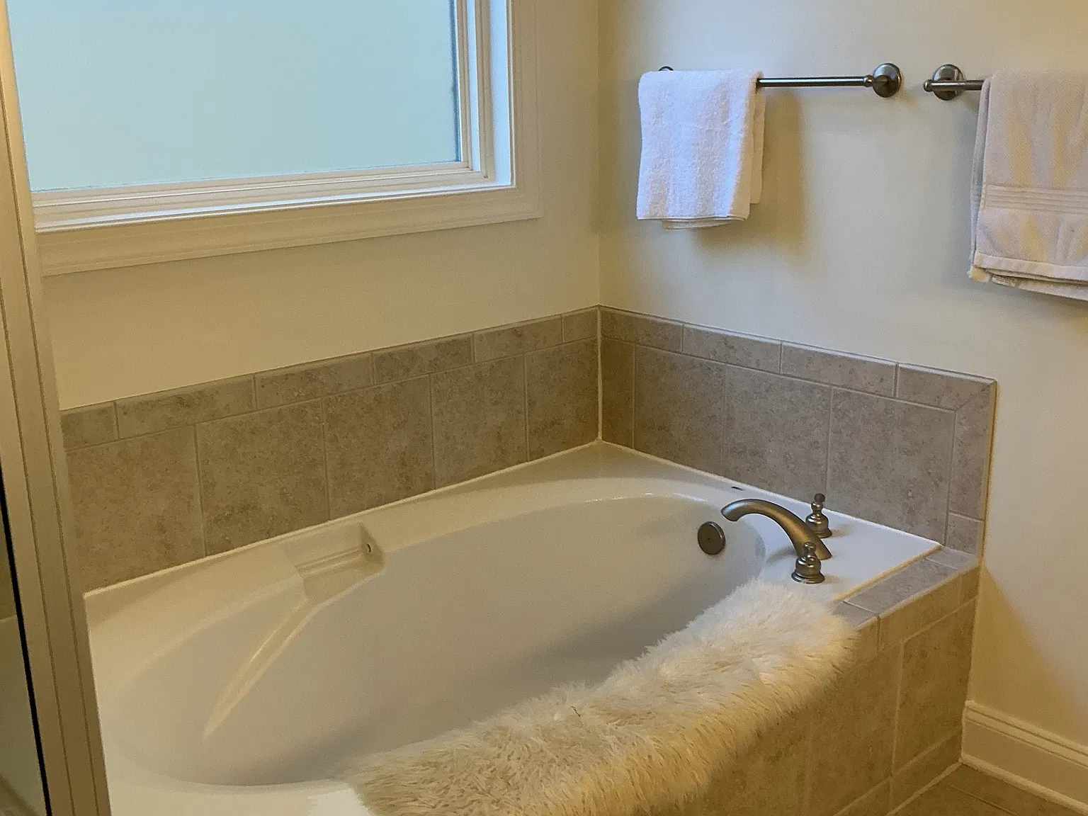 3 bed, 1768 sqft, $4,500 — Photo 3