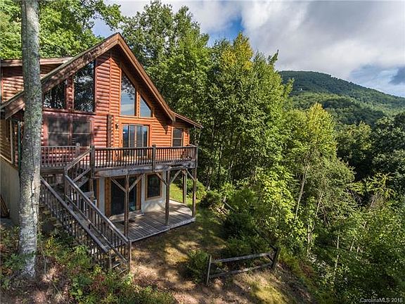 2nd image of 302 Bridle Dr
