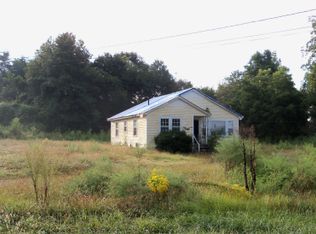 677 Red Barn Rd, Guntersville, AL 35976