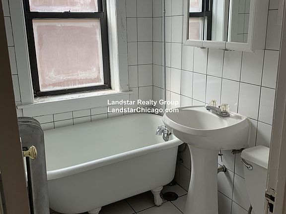 3rd image of 3300 W Schubert Ave APT 2B