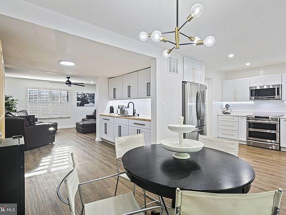 5th image of 1215 Driftwood Ct