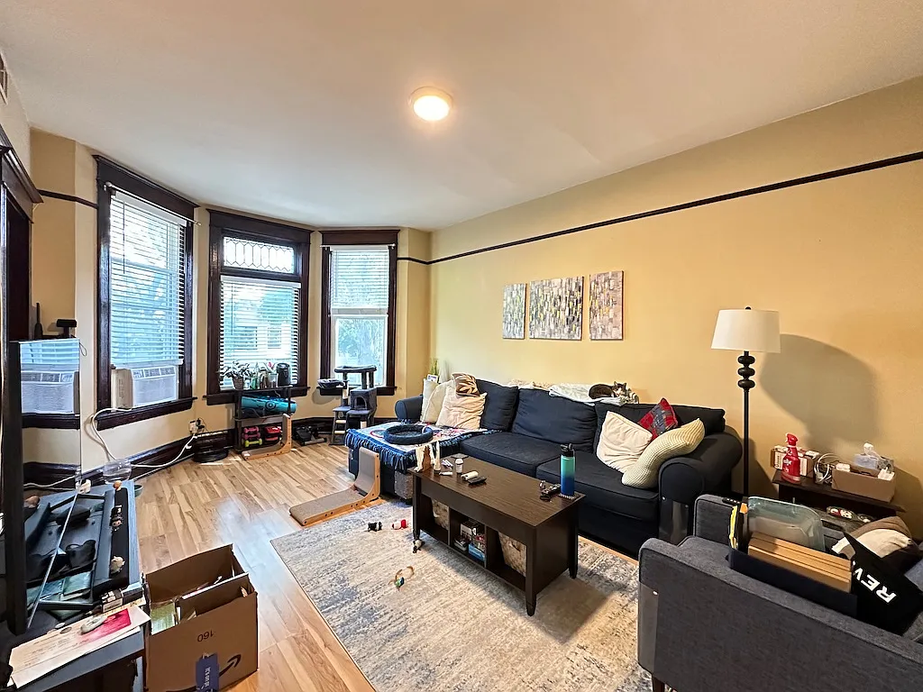 3626 N Marshfield Ave — Photo 2