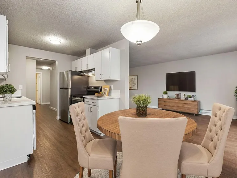 Willowbrook Apartments — Photo 6