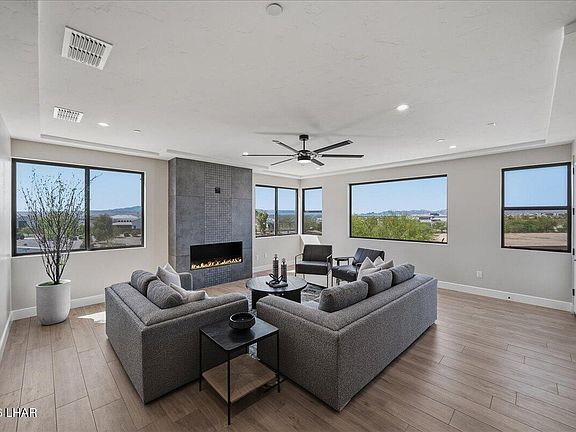 2nd image of 803 Malibu Dr