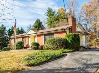 8 Glencliff Rd, Candler, NC 28715