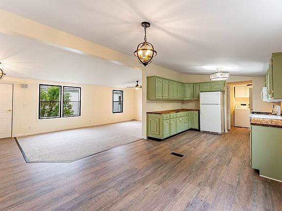3rd image of 25 Cedar Ln