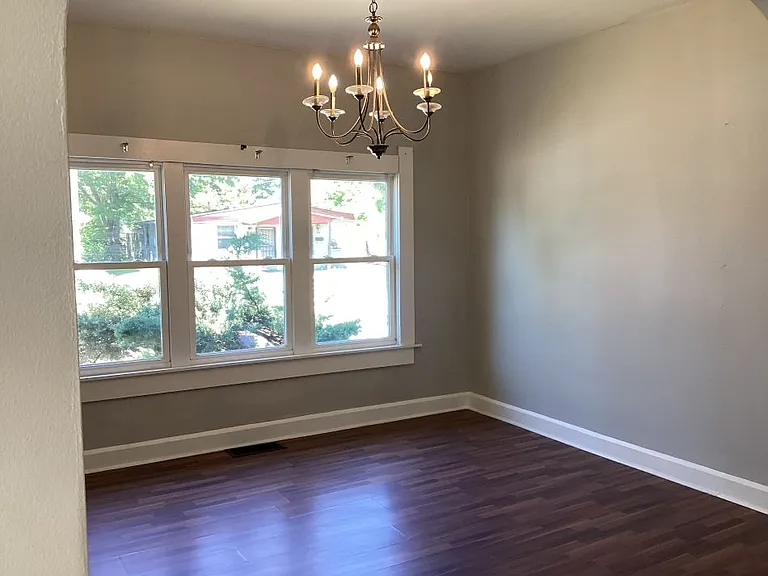 545 N Goodlet Ave — Photo 8