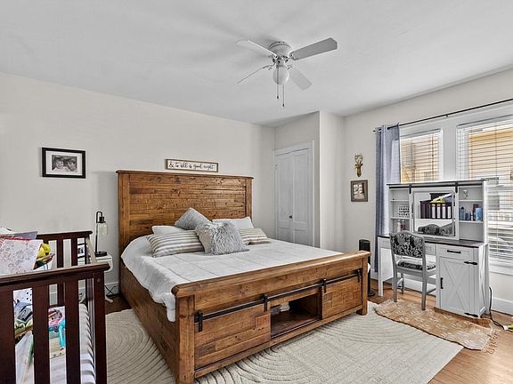 5th image of 1010 St. Clair STREET