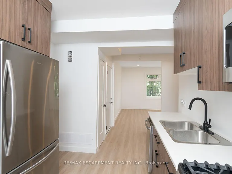127 Victoria Ave S #6 — Photo 14