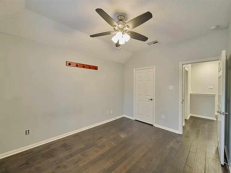 87 Benedict Canyon Loop — Photo 40