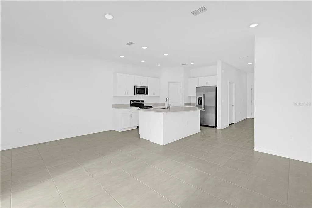 3 bed, 2.5 bath, 1407 sqft, $2,000 — Photo 4