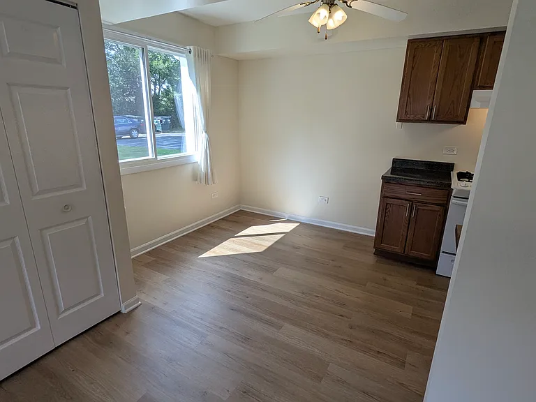 10S442 Echo Ln #3 — Photo 7