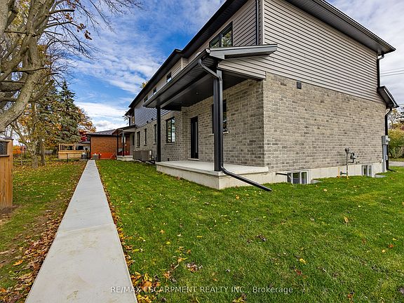 4th image of 3 Maple Ln