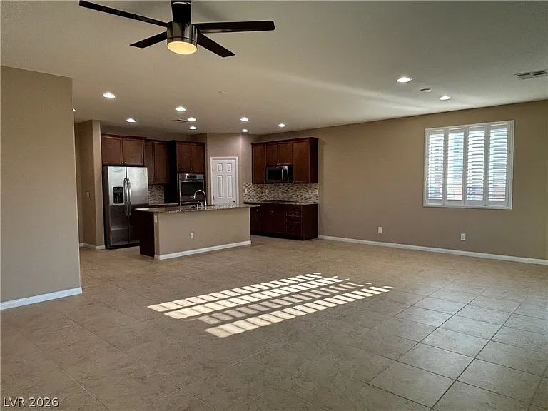 7466 Campbell Ranch Ave — Photo 2