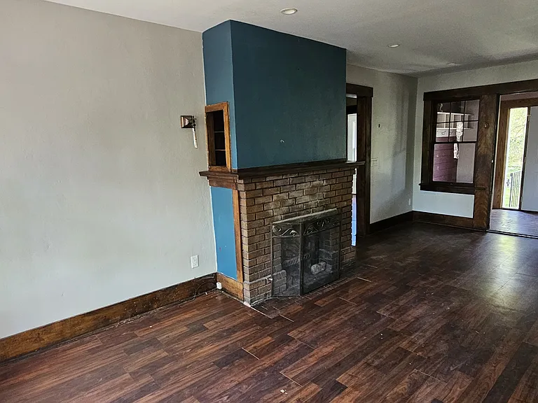 2342 Bourne Ave — Photo 3