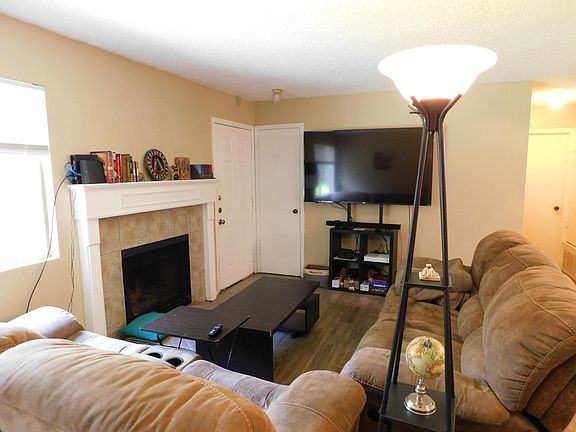 3rd image of 11609 Castle Rock Ct #B