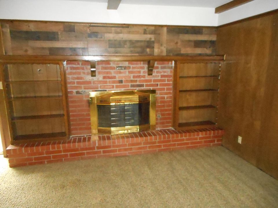 2nd image of 2304 Bellaire Dr