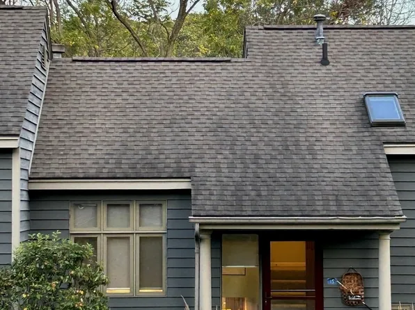 15 Valleywood Ln #15, Galena, IL 61036