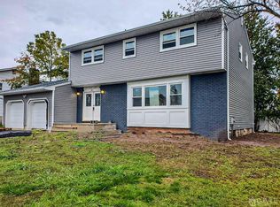 66 Camelot Ct, Piscataway, NJ 08854