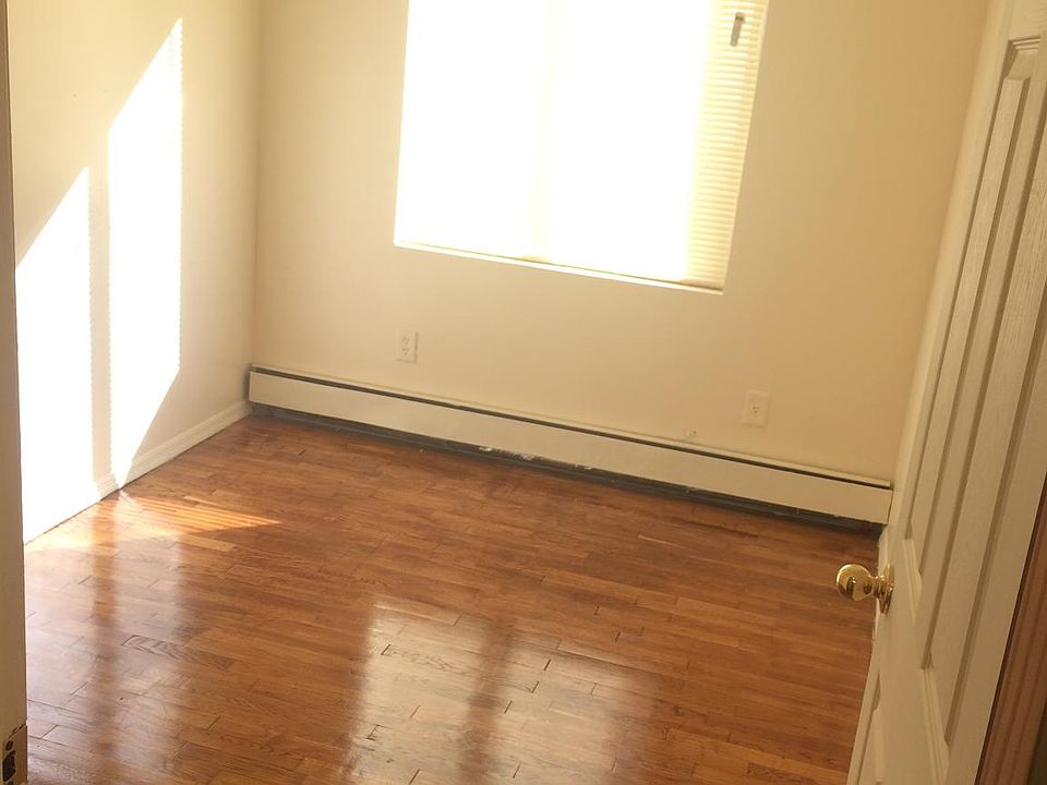 1st image of 10426 165th St