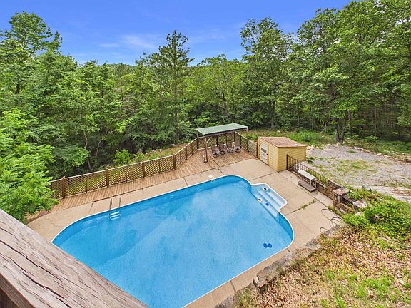 5th image of 444 Cedar Cabin Ln