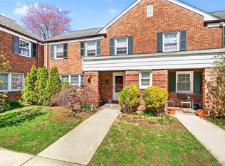 115 Robins Road #115, New Rochelle, NY 10801