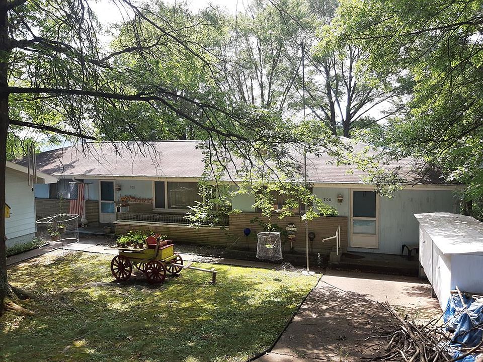 1st image of 700 8th St