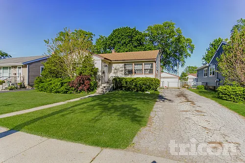 1449 S Wolf Rd Photo 1