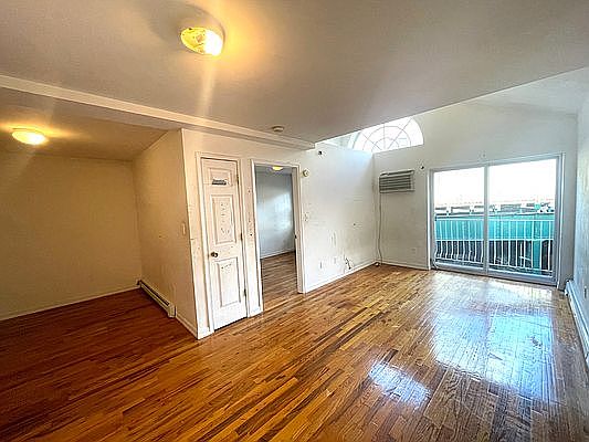 1st image of 52-08 Roosevelt Ave APT 4F