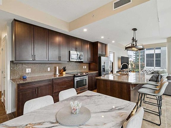 4th image of 211 N 13th Ave SE #302