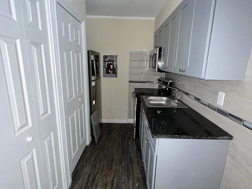 1st image of 3817 Lippincott Blvd #20A
