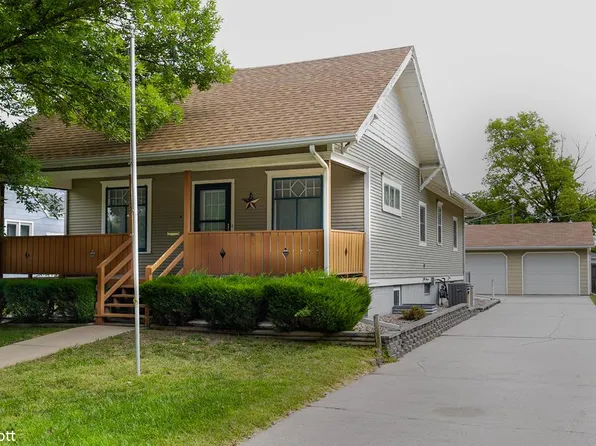 323 S Oak St, Grand Island, NE 68801