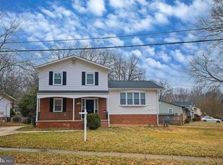 8912 Keewatin Rd, Lanham, MD 20706