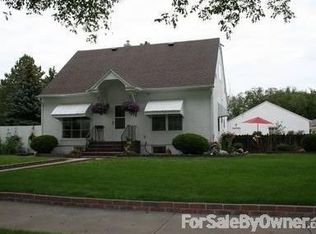 418 5th St SE, Sidney, MT 59270